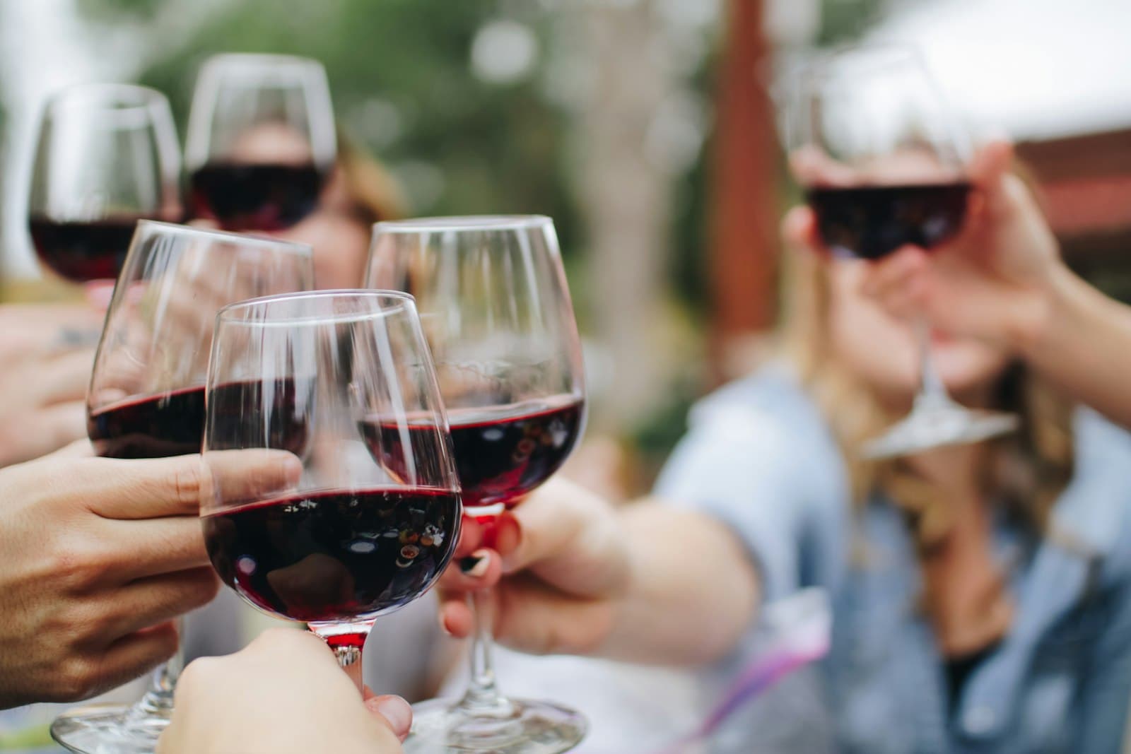 Taças de vinho em uma degustação